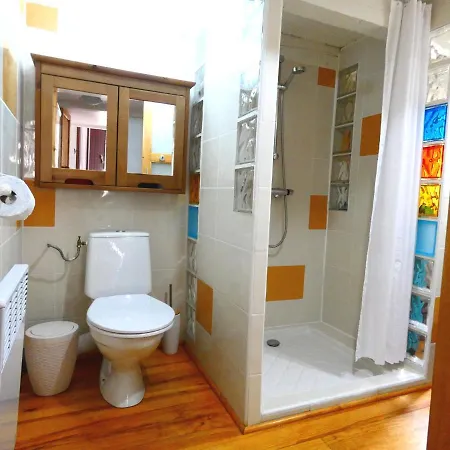 Dom wakacyjny Le Pouffre, Maison De Pecheur Au Quartier Des Artistes, Clim, Wifi Sète